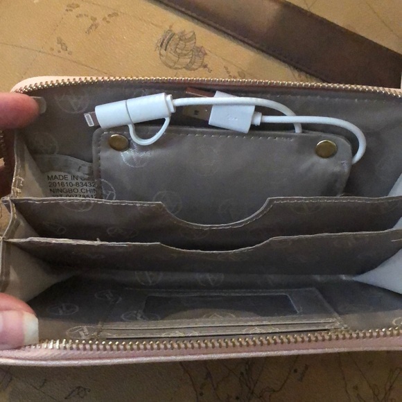 Phone Charger Wallet - Picture 4 of 7